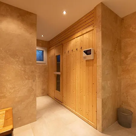 Serviced Chalet Grand Loup - Spa, Great Views 木屋 *