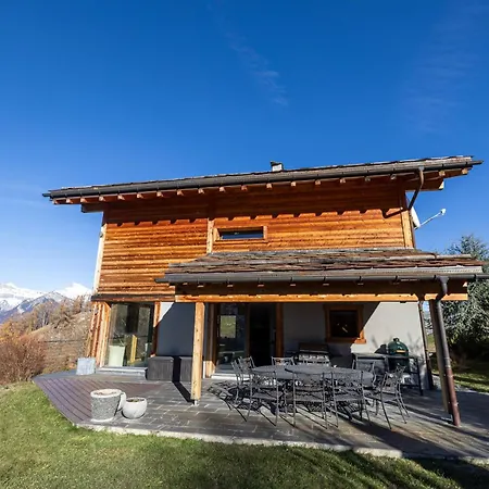 Serviced Chalet Grand Loup - Spa, Great Views Chalet