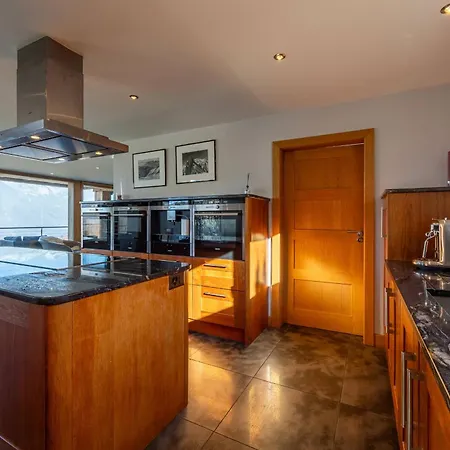 Serviced Chalet Grand Loup - Spa, Great Views 南达